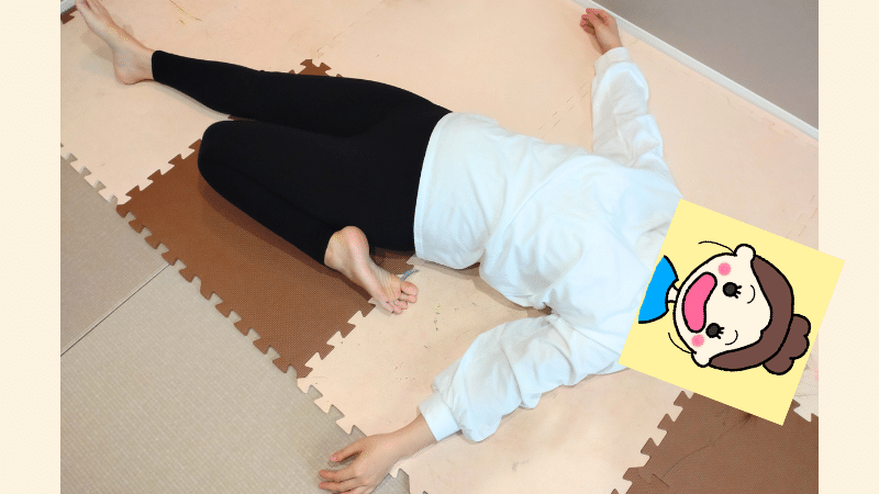 前もも伸ばし(左)